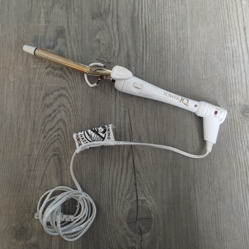 Power IQ White and Gold Curling Iron